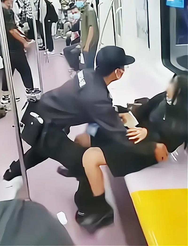 新澳门开奖结果记录历史和女子强拽小孩被刑拘与女子强拽小孩被刑拘视频