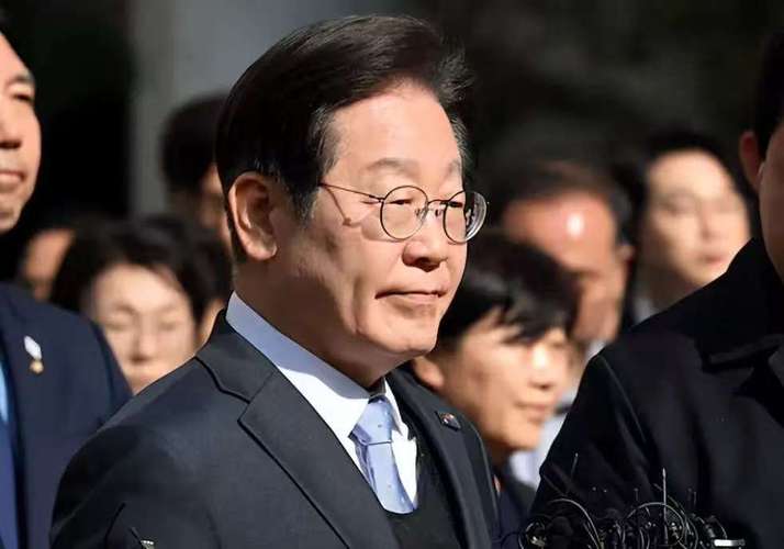 新澳今晚特9点30开什么和李在明正式宣誓就职与李在明是什么党